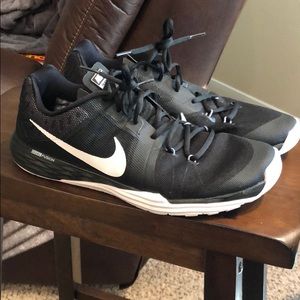 Nike dual fusion training shoe